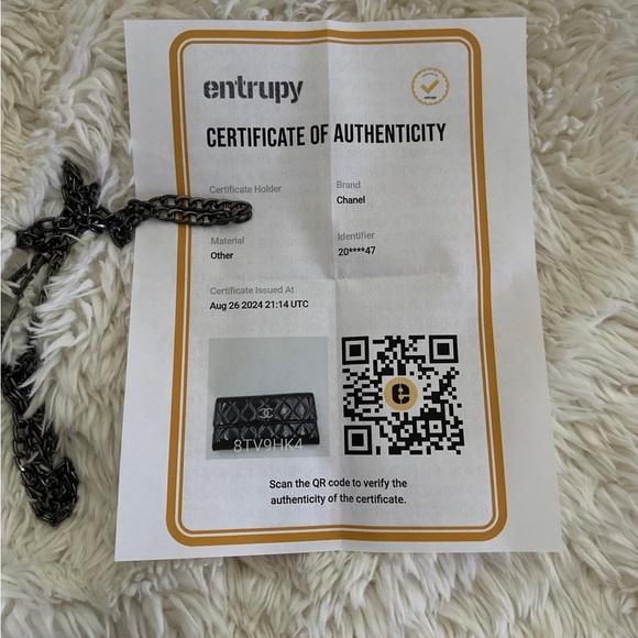 Chanel Patent Leather wallet - Picture 8 of 8